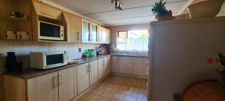 4 Bedroom Property for Sale in C Place Eastern Cape